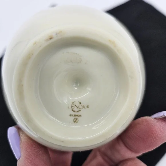 Vintage Discontinued Lenox Ring Holder Scalloped Edge Trimmed In Gold - Picture 3 of 6